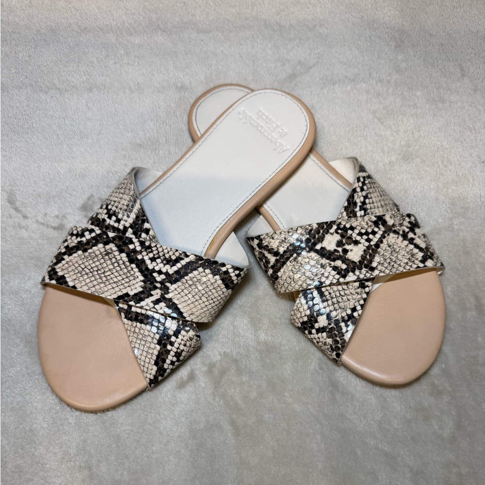 Abercrombie & Fitch Snakeskin Beige Sandals